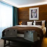 Allgaeuer Bergwald 4* 오버스타우펜